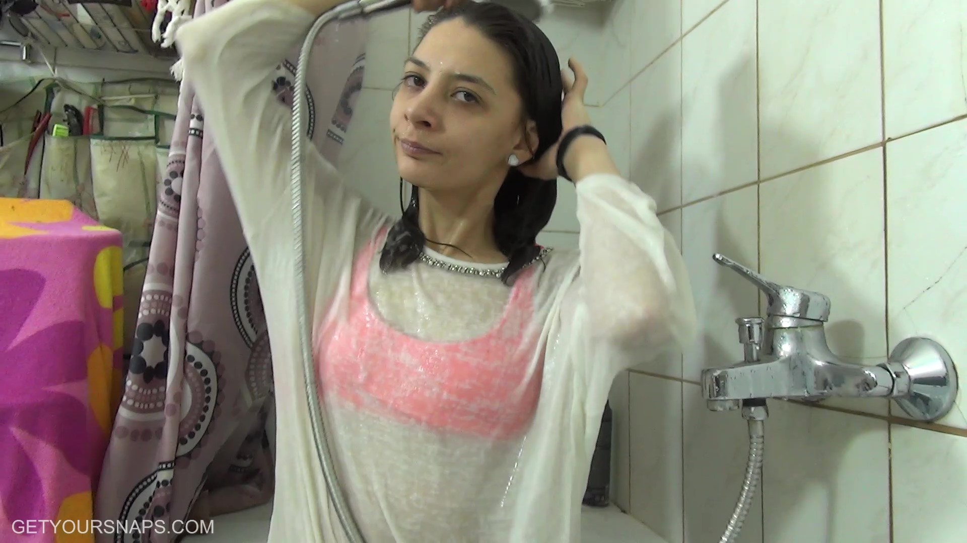 Hot bathtub video from Mina - frame at 4m43s