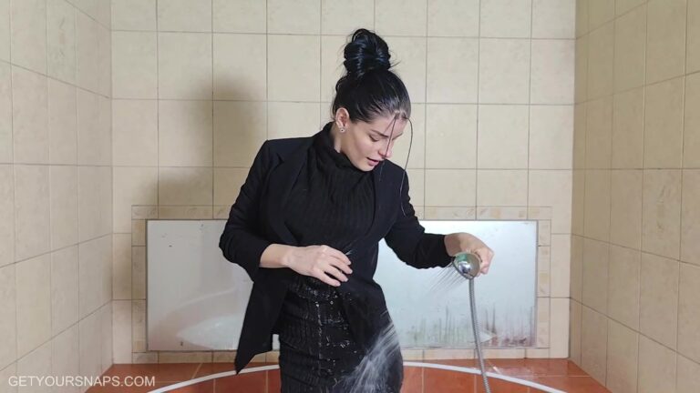 Jazmin takes a shower in office clothes – Girls in Wet Clothes