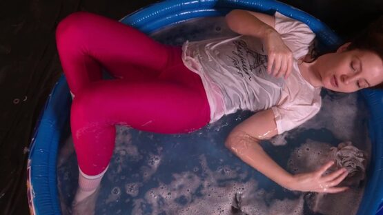 Vicky wets herself in the kiddie pool in the room - Image 3