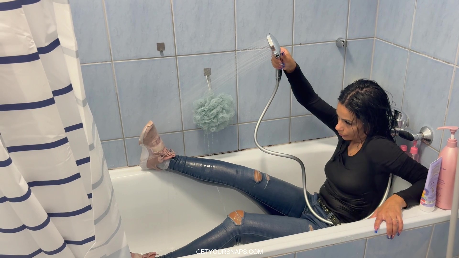 Gina takes a shower in denim clothes - Image 3